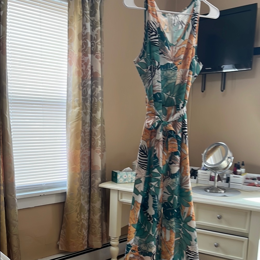 Tropical Print Sleeveless Jumpsuit - Picture 2 of 5